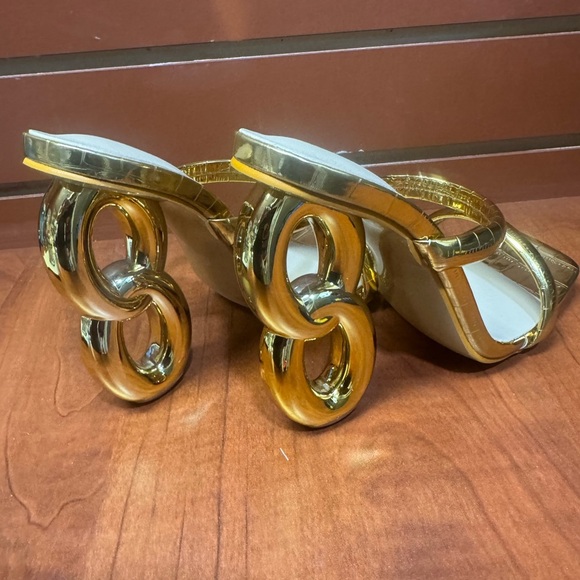 Elegant Gold Women's Heels - Picture 8 of 12